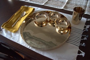 Vaisselle de service traditionnelle pour restaurant, vaisselle de mariage, ensemble de thali en bronze écologique de qualité supérieure pour cadeau de Diwali - Product Image 3