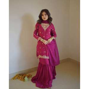 Conjunto de Chifón de Diseñador con Blusa y Pantalón y Dupatta para Fiesta, Manga Tres Cuartos - Product Image 6