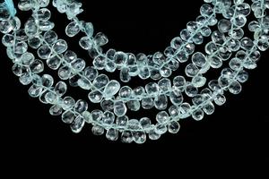 Perles de pierres précieuses en aquamarine facettées en forme de poire 3*5-4-6mm, brin de pierres précieuses briolette, 7 pouces, naturelles, percées en haut, trou de 0,40 mm pour la fabrication de bijoux - Product Image 3