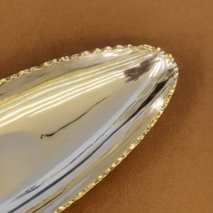 Plateau de service de luxe en forme de bateau, argenté, avec bord festonné doré, en acier inoxydable, plateau étroit en métal pour hôtel, restaurant, buffet - Product Image 3