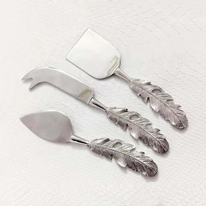 Ensemble de couteaux à fromage en métal avec manche en bois, outils à fromage en métal durables, lavage à la main uniquement - Product Image 6
