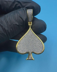 Pendentif en forme d'épée en argent sterling 925 plaqué or 18 carats avec moissanite micro-pavée taille brillant rond, thème luxe, unisexe - Product Image 5