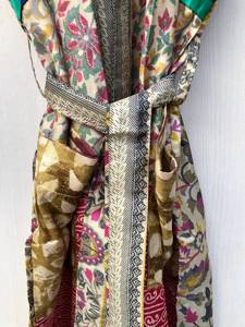 ชุดคลุมชายหาดอินเดียแขนยาว คอวี ผ้าไหมซารี พิมพ์ลายดอกไม้ น้ำหนักเบา ชุดกิโมโน ซารี  นำเข้าโดยตรงจากผู้ค้าปลีก - Product Image 2