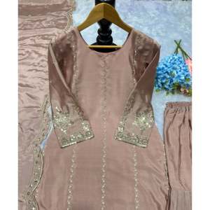 Conjunto de Salwar Kameez Elegante con Top Sharara de Poliéster de Diseño y Hermosa Dupatta para Fiestas - Product Image 3