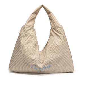 Sac fourre-tout décontracté pour femme, été 2026, motif à carreaux simple avec lettres, idéal pour les cours, sac à bandoulière, sac sous le bras, tendance. - Product Image 4
