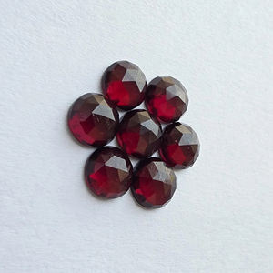 พลอยโกเมนธรรมชาติทรงเช็คเกอร์คัท แบนด้านหลัง ขนาดปรับเทียบแล้ว แบบเม็ดเดี่ยว |   สำหรับการทำเครื่องประดับ มีทุกขนาดให้เลือก - Product Image 1