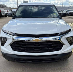 Meilleur Trailblazer LS FWD Sport Utilitaire d'occasion 2024 - Product Image 3