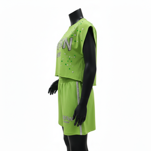 Conjunto de Camiseta Corta sin Mangas y Pantalones Cortos para Mujer, 100% Algodón, 240 GSM, Mezcla de Algodón Suave, Verde Lima, con Logotipo Brillante y Paneles Laterales - Product Image 3