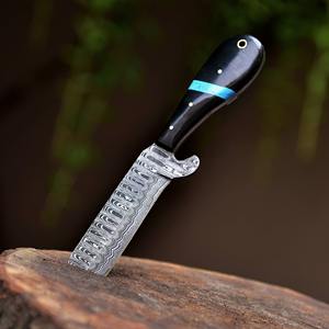 Cuchillo de acero de Damasco forjado a mano con patrón de escalera, estilo vaquero occidental, para caza y camping, con mango ergonómico personalizado, Skinner, ODM, OEM - Product Image 3
