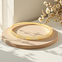 Bracelet élégant en acier inoxydable avec motif cœur d'amour, pavé de diamants, bracelet minimaliste pour tous les jours
