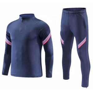 ชุดเซ็ตเสื้อยืดแขนสั้นลำลองสีพื้นสำหรับผู้ชายและกางเกงขายาวสีน้ำเงินกรมท่า ชุดกีฬาแห้งเร็ว ผลิตจากโพลีเอสเตอร์ - Product Image 3