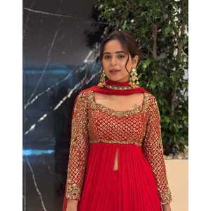 Ensemble haut-bas et dupatta WW Fancy Orange avec des séquences de broderie élégantes, taille XL - Product Image 5