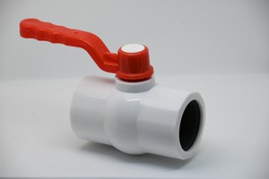 Vanne à boisseau sphérique en PVC Nirmit à poignée longue, commande manuelle, personnalisable OEM pour le contrôle de l'eau d'irrigation, joint EPDM, 100 ps - Product Image 1