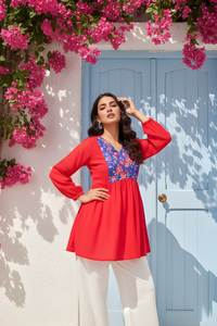 Túnica Elegante Roja de Georgette para Mujer, con Estampado, Largo Regular, Cuello en V, Manga Larga, Completamente Cosida, Estilo Occidental para Fiestas - Product Image 5