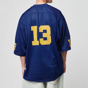 Maillot de football américain streetwear sérigraphié avec numéros, coupe oversize et carrée, 100% polyester, vente en gros OEM, t-shirt épais - Product Image 6