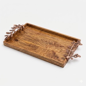Bandeja de servir de madera de mango de calidad superior con asa de metal de cobre para vajilla de lujo para hoteles y restaurantes. - Product Image 1