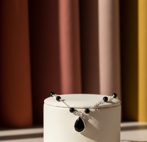 Collar de Ónix Negro Hecho a Mano, Collar de Piedras Preciosas de Pera Redonda de 8 mm, Joyería de Plata Chapada en Oro de 16 Pulgadas para Bodas y Fiestas - Product Image 4