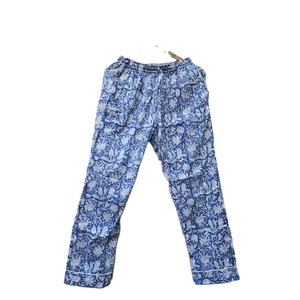 Conjunto de pijama de algodón con estampado floral blanco y azul bohemio, traje de noche ODM de verano, estilo cómodo, suave y duradero - Product Image 3
