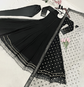 Vestido Largo Anarkali Tradicional Indio de Georgette con Trabajo de Diamantes, con Dupatta de Diseñador y Manga Larga, Listo para Usar (Conjunto de 2 Piezas) - Product Image 1