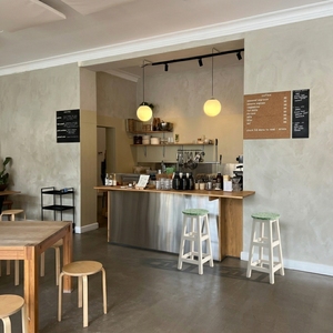 เก้าอี้บาร์พลาสติกรีไซเคิลดีไซน์มินิมอลสำหรับใช้ในบ้าน บาร์ และโรงแรม - Product Image 3