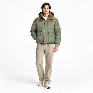Blouson matelassé vintage vert pour homme, 70 % imperméable, avec col en cuir d'agneau, capuche amovible, poches cargo, quincaillerie en laiton, personnalisable OEM - Product Image 1