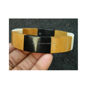 Bracelet Moderne et Tendance de Haute Qualité pour Femme, Perles d'Imitation Noires et Jaunes, Écologique, Idéal pour Anniversaire et Usage Quotidien - Product Image 1