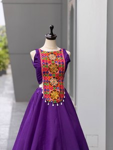 Ensemble Lehenga Choli en Soie et Coton Brodé Violet pour Femme, Jupe Longue Traditionnelle de Mariage, Haut Court, Séchage Rapide, Toutes Saisons - Product Image 4