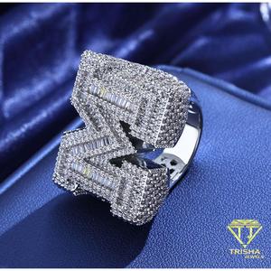 Bague rectangulaire double en argent sterling 925 de luxe avec diamants Moissanite et pierres baguette pour les détaillants et revendeurs de bijoux - Product Image 3