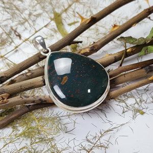 Colgante de Plata de Ley 925 con Forma de Corazón y Piedra de Sangre |   Joyería de Piedras Preciosas Hecha a Mano Personalizada al por Mayor - Product Image 6