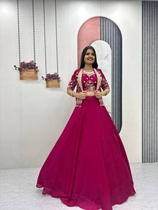 ชุดเลเฮนกาโชลีผ้าจอร์เจตต์ปักลายสำหรับผู้หญิง สวมใส่ได้สองด้าน ความยาวระดับพื้น เหมาะสำหรับงานเทศกาลดีวาลี งานปาร์ตี้ งานแต่งงาน และงานพิธีต่างๆ - Product Image 4