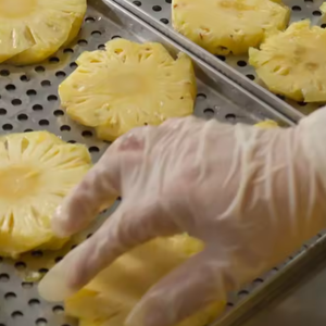 Ananas séché doux et sucré de qualité export, sélectionné à la main, séché à basse température, emballage sous vide en vrac - Product Image 2