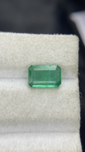 Émeraude naturelle zambienne, taille octogonale, pierre à bon lustre, pierre précieuse non montée pour la création de bijoux, 1,88 carat, pierre certifiée - Product Image 3