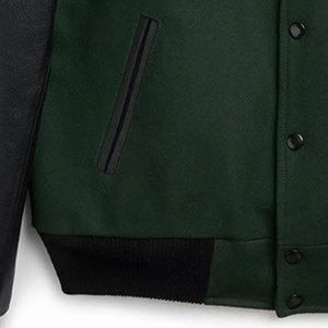 Chaqueta Varsity para Hombre en Verde y Negro con Bloques de Color, Cuello Camisero, Cierre de Botones, Estilo Casual para Otoño - Product Image 4