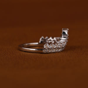 Bague de mariage en or blanc 14 carats, forme couronne, diamant de laboratoire couleur EF, pureté VVS, courbe en V, empilable, bijoux de luxe, vente chaude - Product Image 5