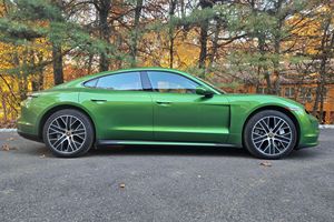 รถ Porsche Taycan Turbo ปี 2021 มือสอง สภาพดี ราคาสุดคุ้ม - Product Image 3