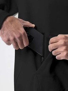 Chándal holgado de corte relajado y estilo acampanado, hecho de una mezcla de algodón transpirable, que garantiza una comodidad superior con un ajuste suelto. - Product Image 6