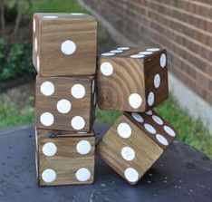 Dés à jouer D20 faits à la main de 55 mm avec cœur liquide personnalisé, thème Dragon et Donjons, pour jeux de société D&D, en bois et résine, durables et étanches - Product Image 2