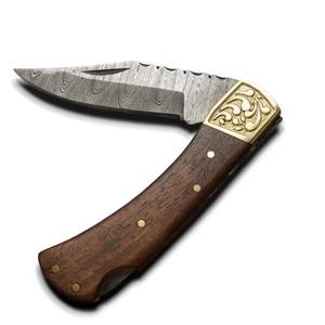 Couteau de poche pliant professionnel en acier Damas avec manche en bois de rose et gravure à la main, couteau de chasse et de camping d'extérieur avec étui - Product Image 1
