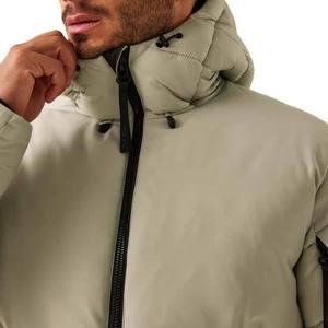 Veste d'hiver personnalisée pour homme avec capuche, couleur unie, logo sur le devant, coque en nylon imperméable, veste en duvet de haute qualité, streetwear - Product Image 3
