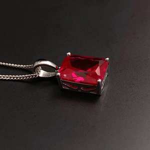 Collar Mia con Rubí Rectangular en Plata de Ley, Colgante de Rubí como Piedra de Nacimiento de Julio, Regalo de Cumpleaños o Aniversario para Mujer - Product Image 4