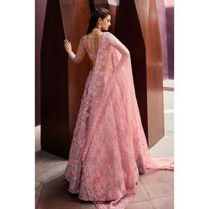 Lehenga Choli, vêtements de mariage les plus beaux et tendance, avec broderie de fils complexes - Product Image 2