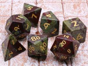 Dés en pierre de haute qualité, pierre de sang de dragon, cristal naturel, pierres précieuses de guérison Reiki, pierres gravées, ensemble de dés personnalisés, cristal Viking. - Product Image 5