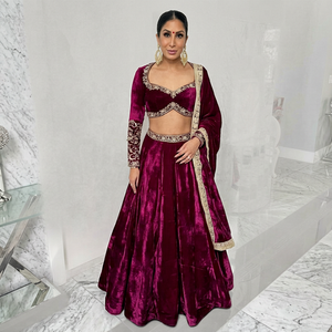 Ensemble Lehenga Choli de mariage indien traditionnel pour femme, avec broderie en velours, longueur au sol, avec dupatta - Product Image 1