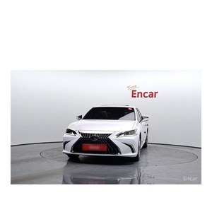 Lexus ES Luxury Plus 2024 con Volante a la Izquierda, Asientos de Cuero, Cámara Trasera, 22,064 km - Product Image 3