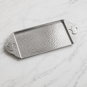 Ensemble de plateaux rectangulaires martelés en argent et or, ornés d'une incrustation de style arabesque sur les poignées, pour un service élégant à la maison. - Product Image 2