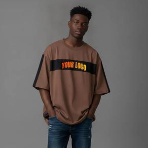 Camisetas al por mayor con logo personalizado, extragrandes, para hombre, 100% algodón, de alta densidad, estilo urbano, hip hop, con hombros caídos, a bajo precio. - Product Image 1