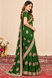 Sari en velours satiné émeraude de qualité supérieure, broderie florale, bordure Jarkan Swarovski, tenue de mariage traditionnelle pour femmes, style Inde Pakistan - Product Image 4