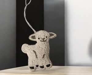 Ornement décoratif suspendu en Zari en forme de mouton – Décoration murale artisanale en Zari perlé pour les fêtes et la décoration intérieure - Product Image 2