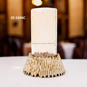 Candelabro de Metal con Acabado Dorado Hecho a Mano para una Elegante Decoración de Mesa Escandinava, Decoración Navideña para el Hogar - Product Image 3