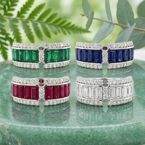 Anillo de Compromiso y Boda Hecho a Medida, Moderno y de Alta Gama, Oro Blanco de 18k con Diamantes Naturales y Esmeralda, Anillo Grande para Mujer - Product Image 5